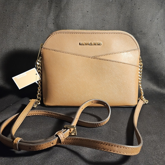 Michael Kors Outlet Jet Travel Medium Dome Crossbody Bag brown/gold chain - Picture 2 of 16